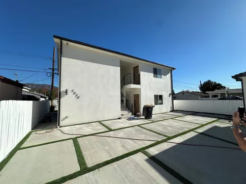 Charming 2-bedroom apartment with WiFi, AC in beautiful Burbank