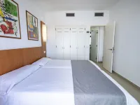Caybeach Papagayos Hotels in Yaiza