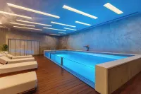 Alexandra Beach Resort & Spa - Pools