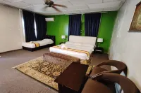 Green Town Hotels and Resorts Hotels in Si Rusa