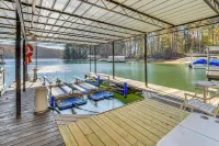 Home on Lake Lanier w/ Dock & Water Views - con encanto