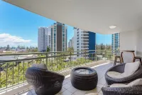 The Meriton on Main Beach - Ocean View