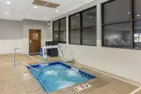 Best Western Plus Williston Hotel  Suites - Bathtub