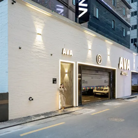 Ava