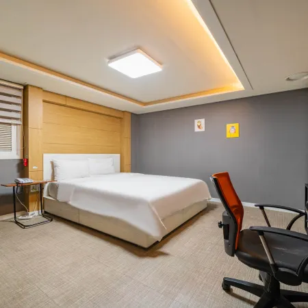 Rex Hotel
