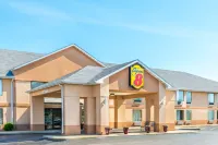 Super 8 by Wyndham Troy IL/St. Louis Area