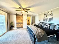 Cozy & Spacious Family Friendly Home with Large Hot Tub Hotel a Scott