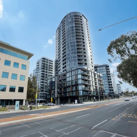 Modern 2-Bed Apartment with Premium Amenities