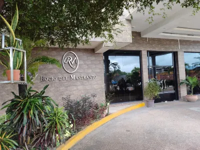 馬斯特蘭託套房飯店 住宿飯店