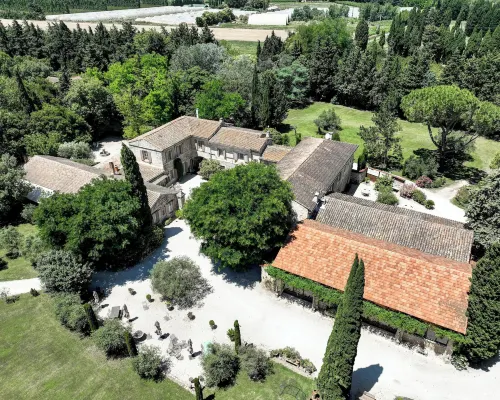 Mas des Comtes de Provence Hotels in Tarascon