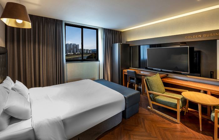 Golden Business Hotel