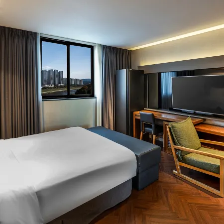 Golden Business Hotel
