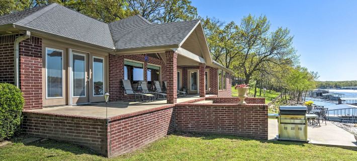 Spectacular Duck Creek Waterfront Retreat w/ Dock! Ξενοδοχεία στην πόλη Delaware County