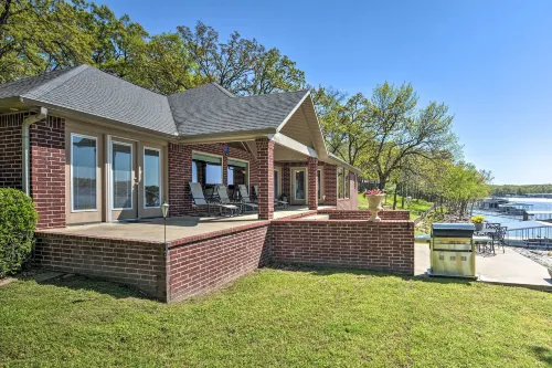 Spectacular Duck Creek Waterfront Retreat w/ Dock!