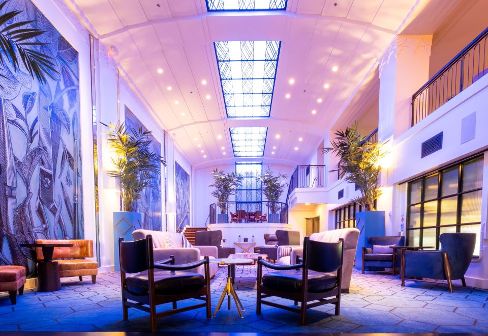 호텔 시어도어 욕실 및 편의시설