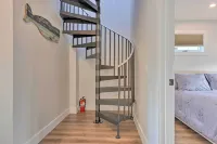 Traverse City Townhome Walk to Beach! - Beach