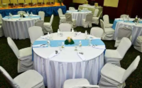 Real Family Hotel (formerly Days Hotel Batangas)