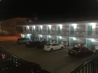 Surfcomber Motel - motel