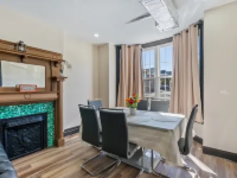 Spacious Home in Troy Hotels in Troy