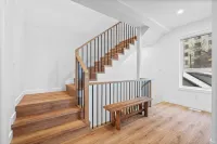 Luxurious Large 3 Bedroom Loft Saskatchewan Drive - Apartments