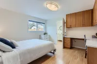 Entire home: Charming Home with Beautiful Yard