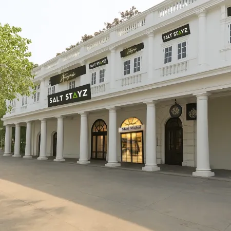 SALTSTAYZ AUTOGRAPH - CONNAUGHT PLACE Отели рядом с достопримечательностью «Офис Indian Railways»