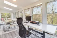 Mountain Golf Family Home w/ Deck in Spruce Pine - Alojamientos