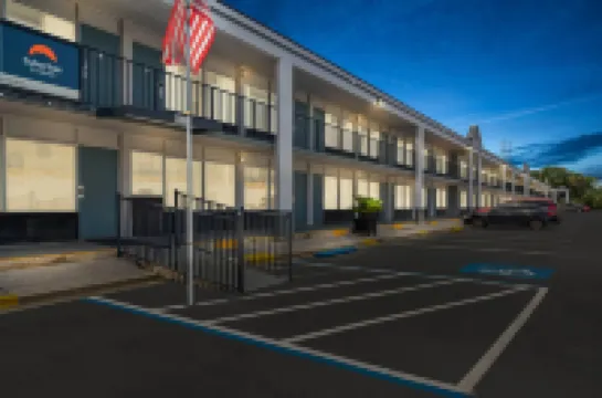 Suburban Studios Orange Park - Jacksonville Near Naval Air Station Hotels in 