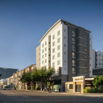 Residence Inn Orlando Downtown Отели рядом с достопримечательностью «Парк Лейк Эола»