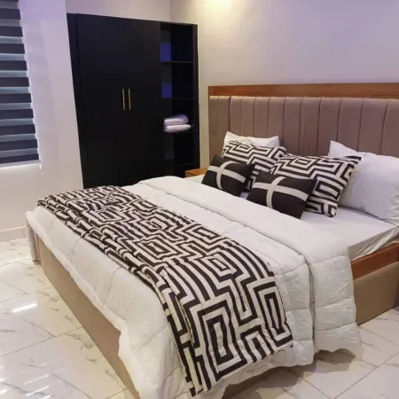 Less2more Luxury Suites - Comfort in Style