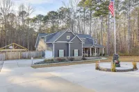 Gather, Play & Unwind! Modern Locust Grove Home - Boutique