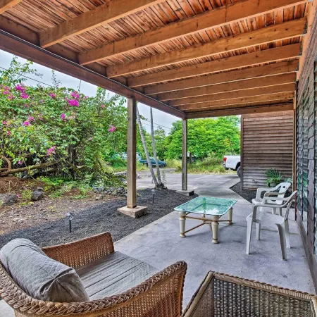 Walk to Turtle Beach from Kailua-Kona Apt!