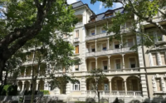 Central, spacious and comfortable, easy to reach by car or train.