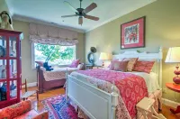 Bryson City Condo w/ Spectacular Views & Amenities - balcón