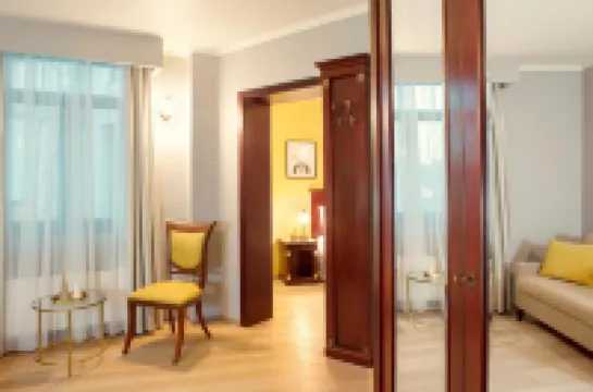 Zeus Essence Bucharest Venezia