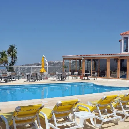 Miramar Hotel Spa & Apartments Отели рядом с достопримечательностью «Пляж Назаре»