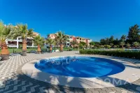 Golfside Apartment With Large Terrace - stanze in case private