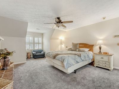Spacious 5 -Bedroom Home, Backyard Entertainment, Basement Suite, Marta Access