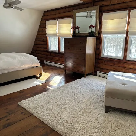 LOG  CABIN IN ZEN FOREST