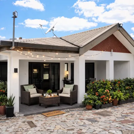 Nadi Airport B&B