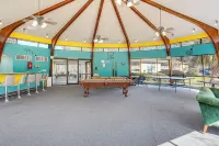 Pool Access! UF + Game Day Base in Gainesville - Condos
