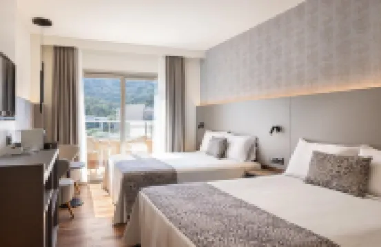 Golden Bahía de Tossa & Spa  .