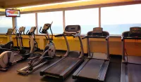 Radisson Suite Hotel Oceanfront - Gym