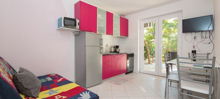 Apartment Tom Hotels in Оміш