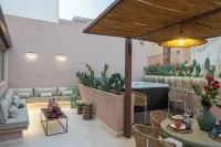 Vico Trigona con Terrazza e Jacuzzi Riscaldata - Lejligheder