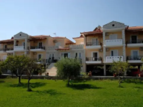 Manto Studios Hotels in Tiros