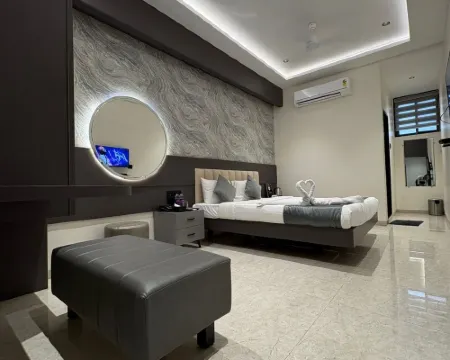 Hotel Govind Regency Hotels in Dhule