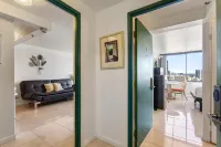 Skyline Island Stay-2 Adjoining Studios