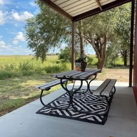 Sunshine Casita! A Quiet Country Setting. Short Drive to Palo Duro Canyon.