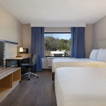 Garner Hotel CORNELIUS LAKE NORMAN by IHG